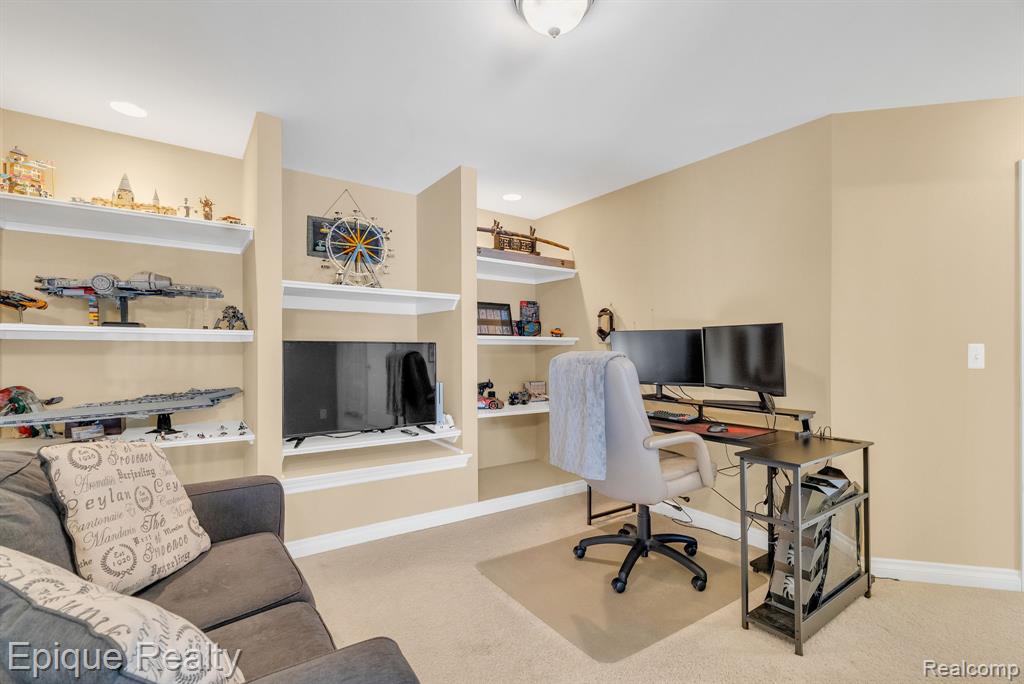 8459 Cranbrook Drive, Grand Blanc, MI 48439 — Photo 40