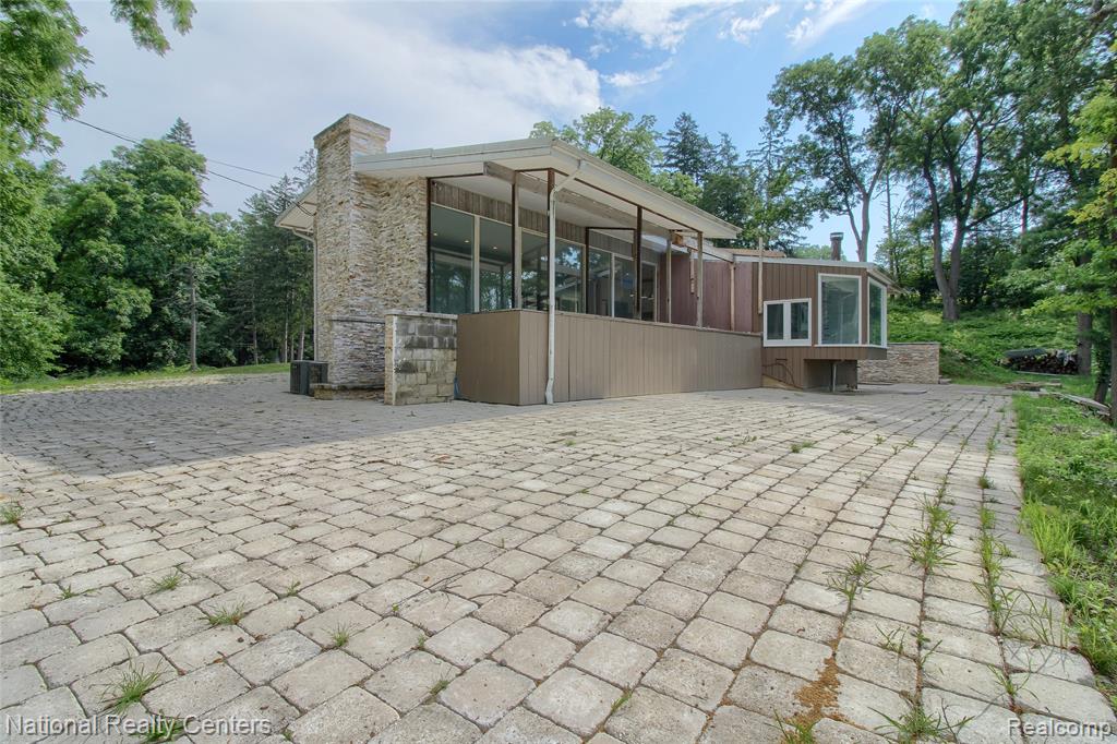 341 Corrie Road, Ann Arbor, MI 48105 — Photo 45