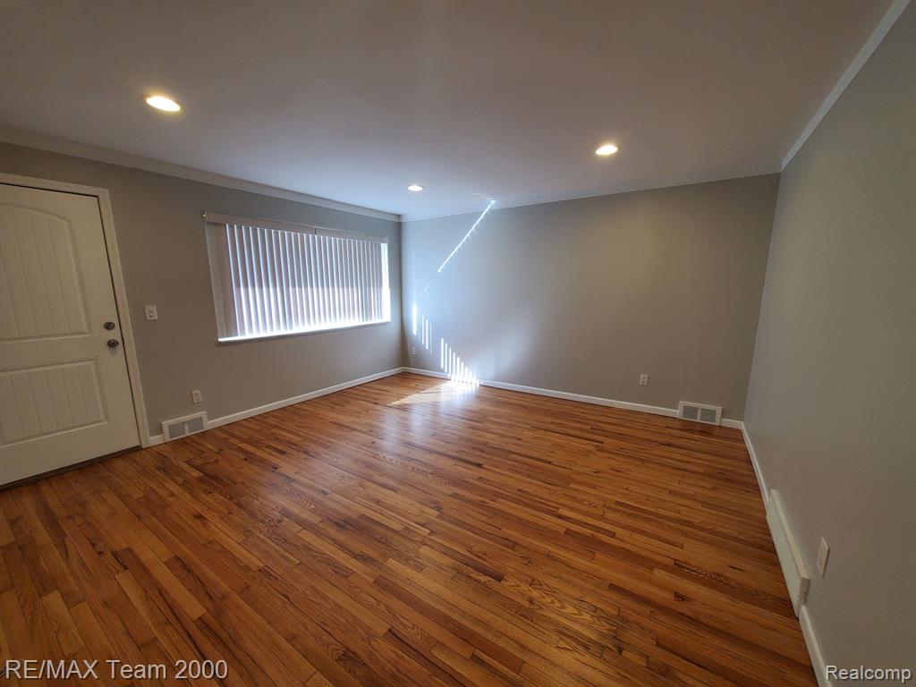 4639 KINGSTON Street, Dearborn Heights, MI 48125 — Photo 5