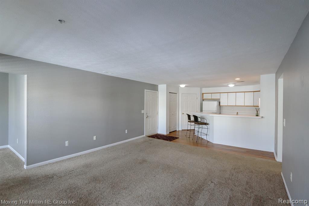 1398 Heatherwood Lane, Ann Arbor, MI 48108 — Photo 2