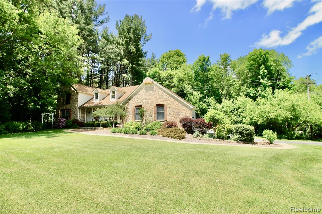 9296 Pine Hill Trail, Fenton, MI 48430 — Photo 35