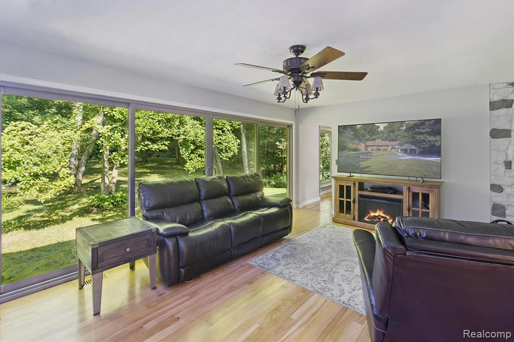 4224 Country Road, Otter Lake, MI 48464 — Photo 7