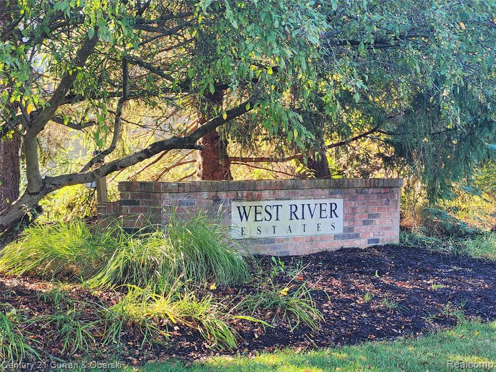 5296 S River Drive S, Commerce Twp, MI 48382 — Photo 13