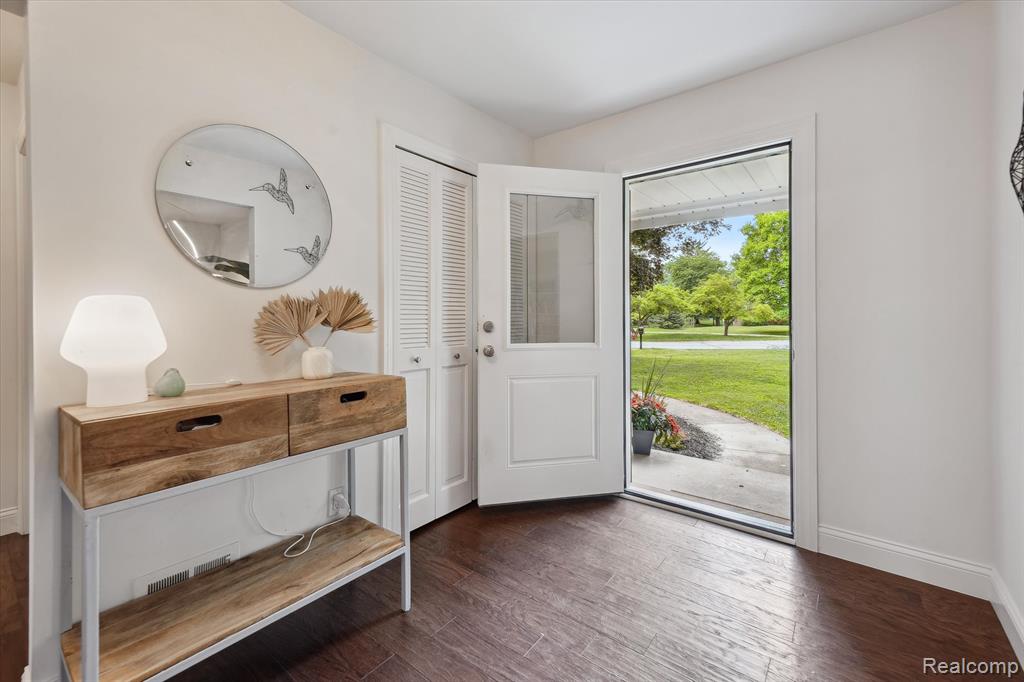 21378 Summerside Court Court, Northville, MI 48167 — Photo 4