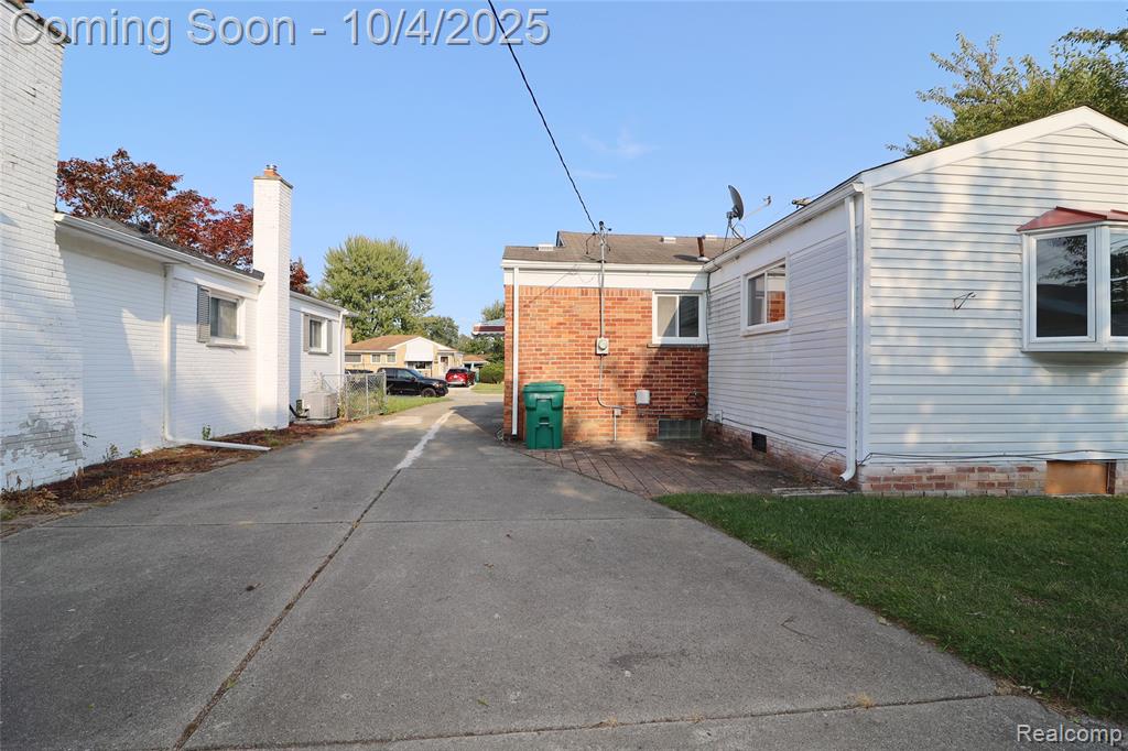 939 Deering Street, Garden City, MI — Photo 31