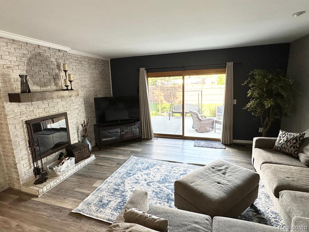 6700 WOONSOCKET Street, Canton, MI 48187 — Photo 10