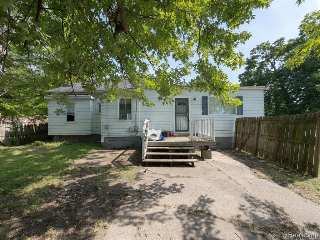 5629 Gateshead Street, Grosse Pointe, MI 48236 — Photo 2