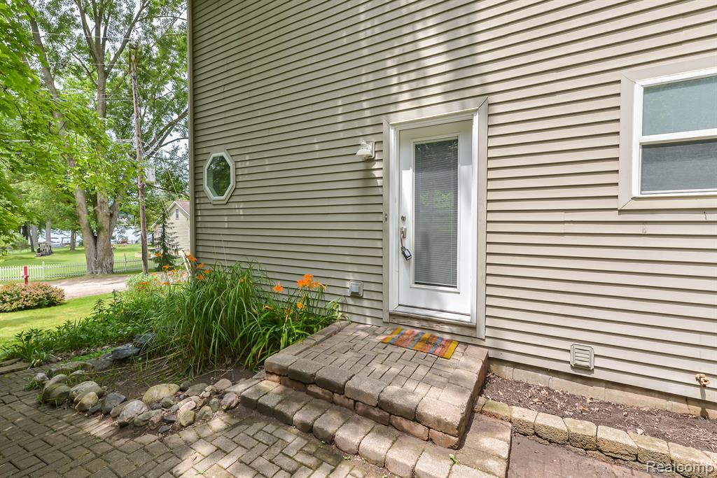 7860 LAKESHORE Road, Whitmore Lake, MI 48189 — Photo 14