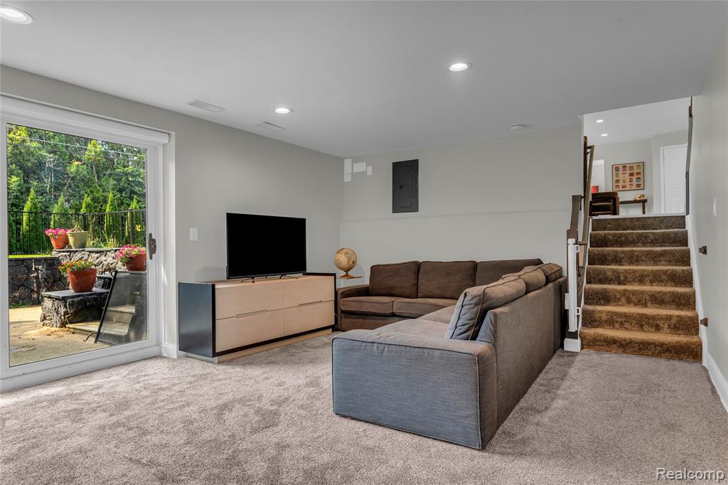 6736 Timber Ridge Drive, Bloomfield Hills, MI 48301 — Photo 11