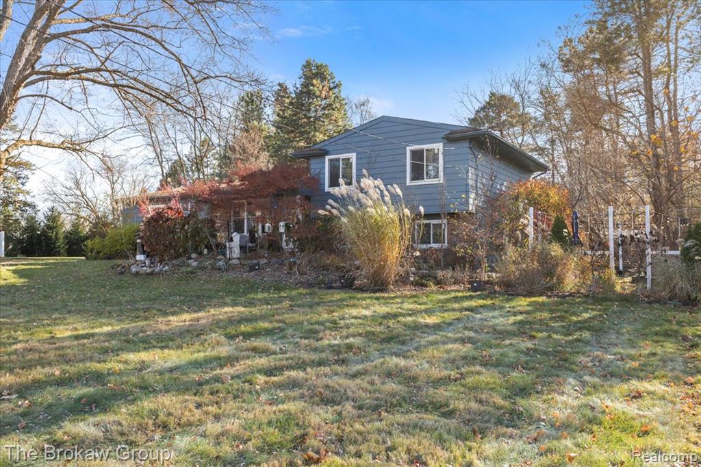 10490 Green Road, Goodrich Vlg, MI — Photo 2