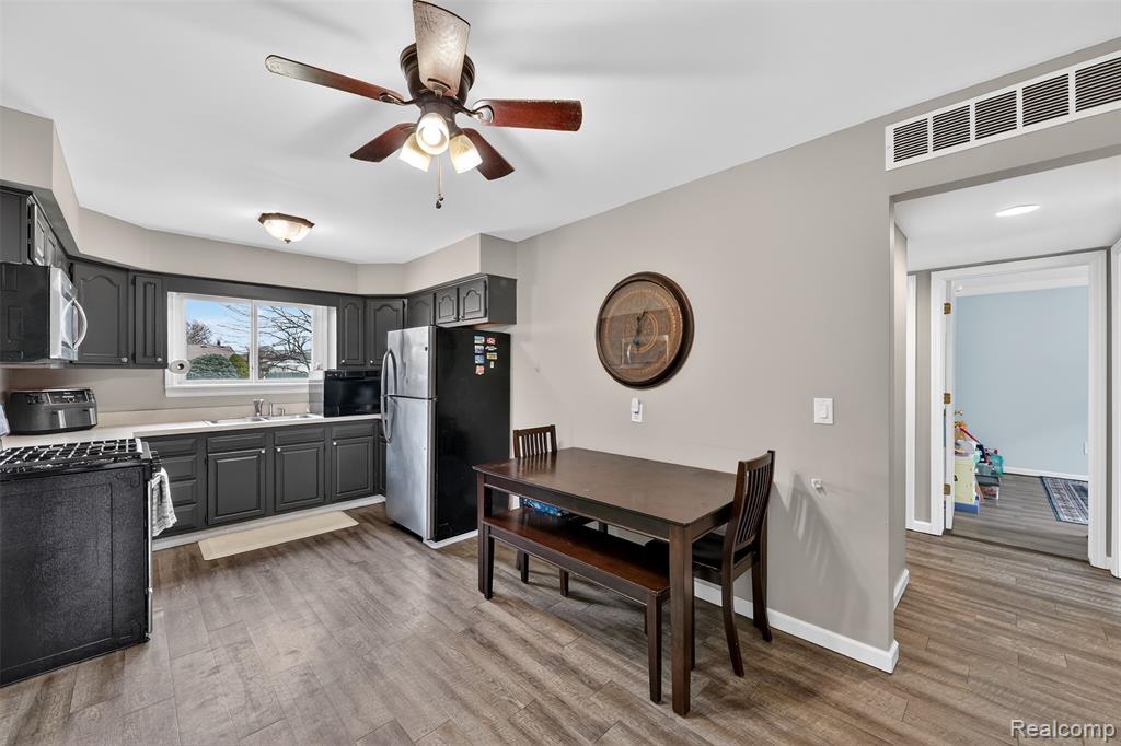 31674 Grove, Fraser, MI 48026 — Photo 11