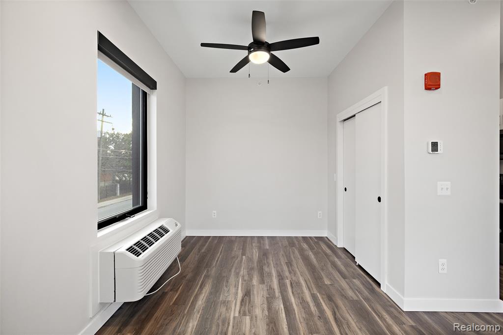 7631 E Lafayette, Detroit, MI 48214 — Photo 11