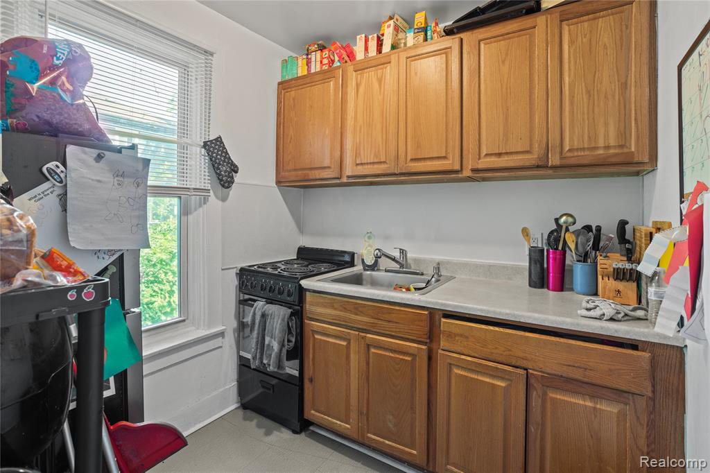 1012 8th Street, Port Huron, MI 48060 — Photo 2