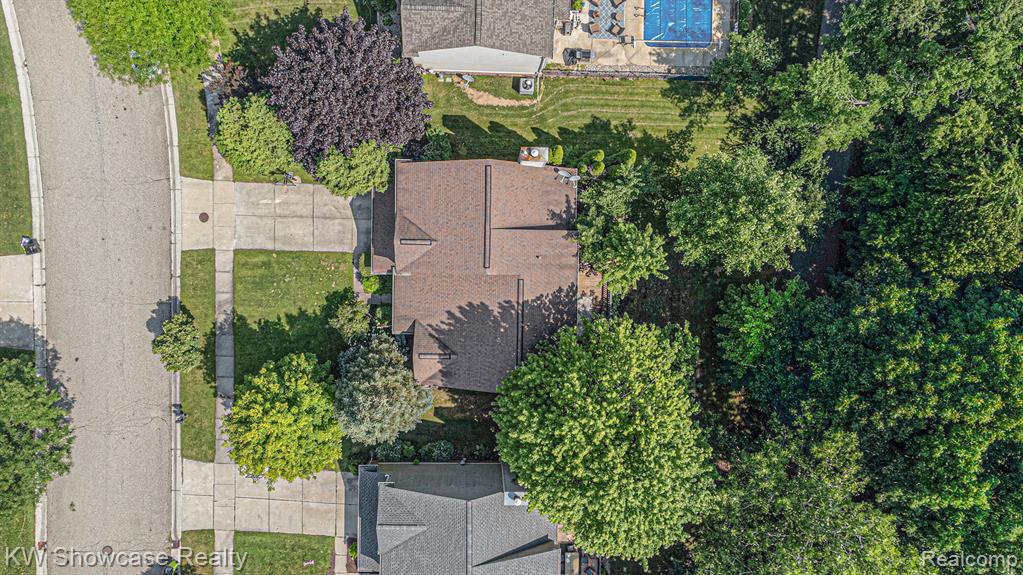 844 Wood Run Court, South Lyon, MI 48178 — Photo 27
