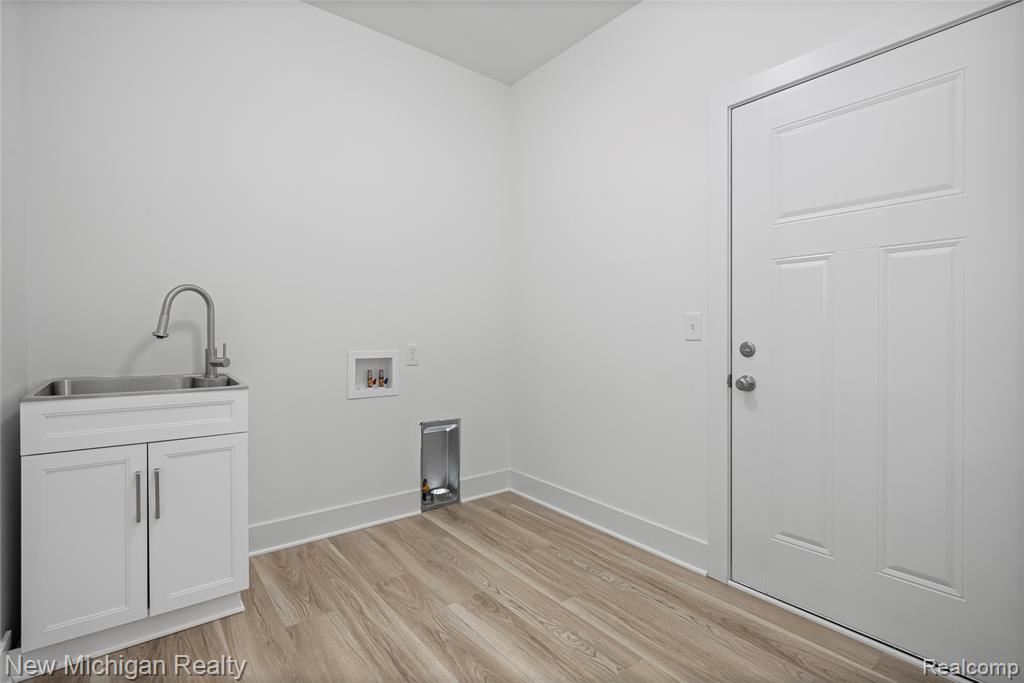 7448 Village Court, Davisburg, MI 48350 — Photo 29