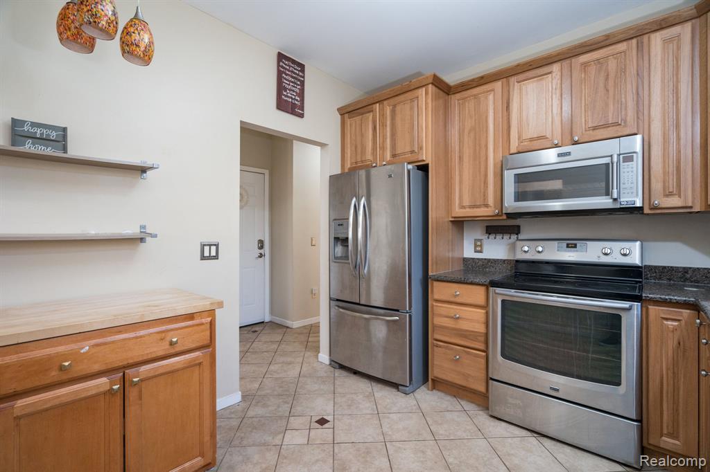 41820 Independence Drive, Novi, MI 48377 — Photo 14