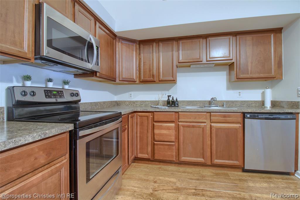 19586 Northridge Drive, Northville, MI 48167 — Photo 6