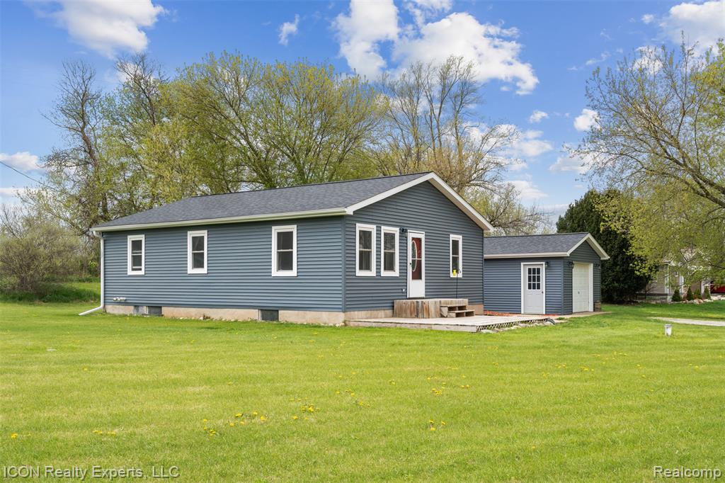 6093 Old State Road, North Branch, MI 48461 — front exterior
