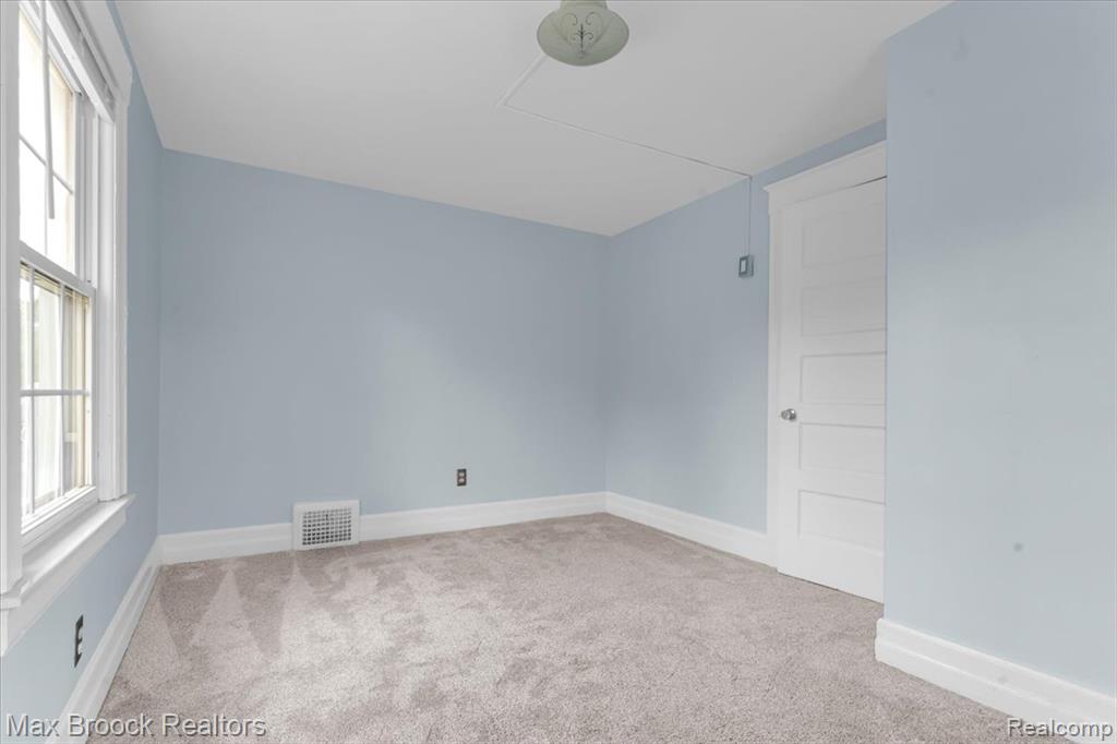417 W Lincoln Avenue, Royal Oak, MI 48067 — Photo 36