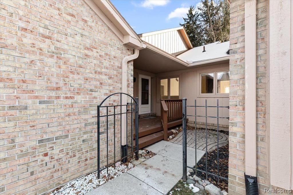 22245 RIVER RIDGE Trail, Farmington Hills, MI 48335 — Photo 3