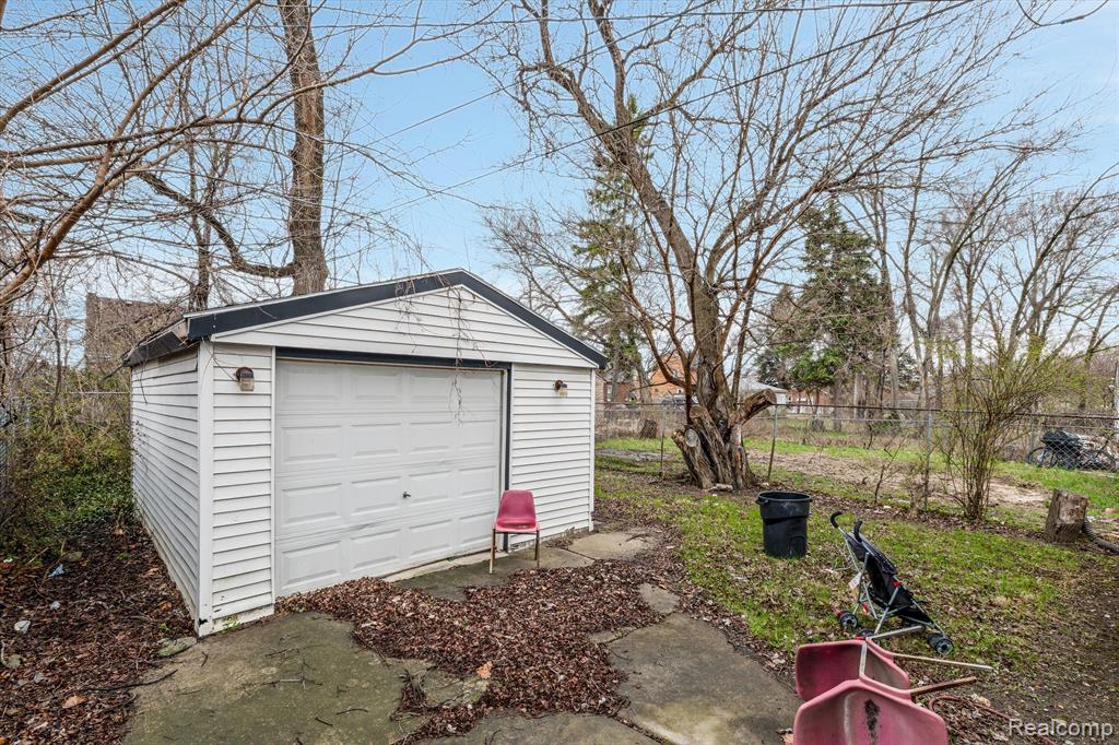 8919 SUSSEX Street, Detroit, MI 48228 — Photo 16