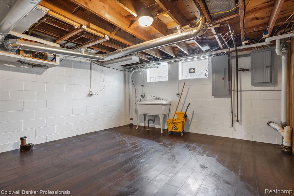 56 Oxford Road, Grosse Pointe Shores, MI 48236 — Photo 50