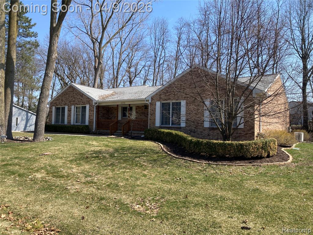 2375 Avondale Street W, Keego Harbor, MI 48320 — Photo 2