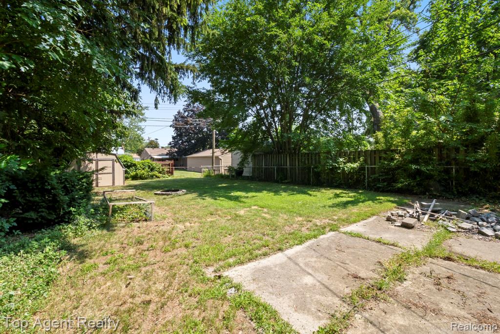6318 Helen Street, Garden City, MI — Photo 6