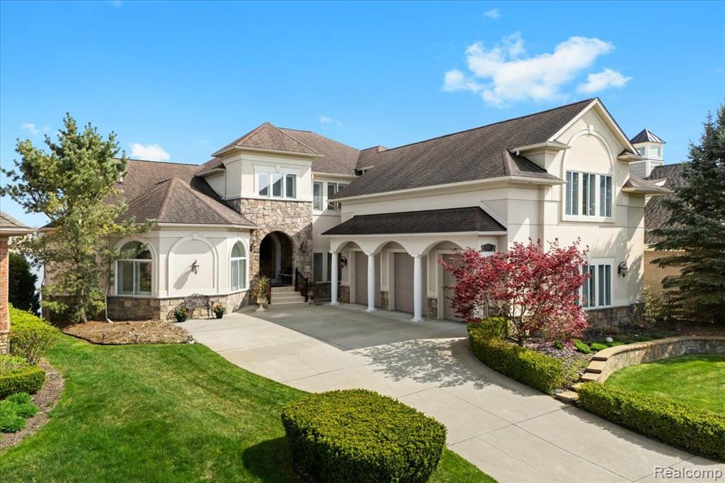 8393 BOULDER SHORES Drive, South Lyon, MI 48178 — Photo 2