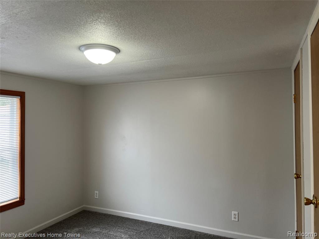 7130 Mapleview Circle, 68, Brown, MI 48416 — Photo 12