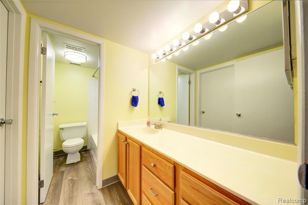 671 Watersedge Drive, Ann Arbor, MI 48105 — Photo 23