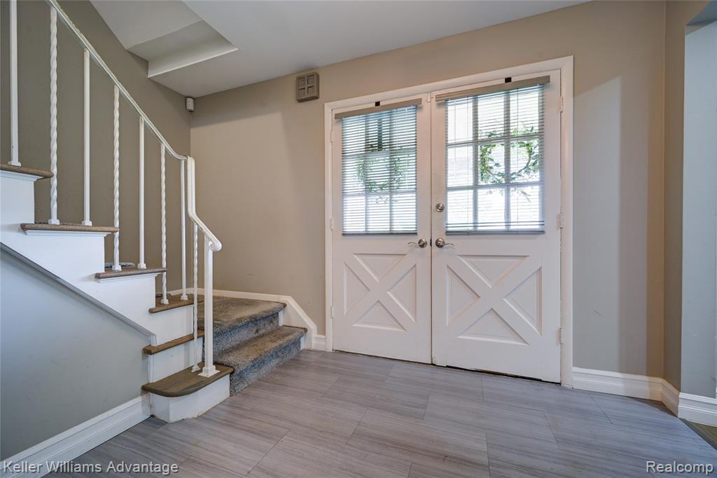 18467 Middlesex Avenue, Lathrup Village, MI 48076 — Photo 4