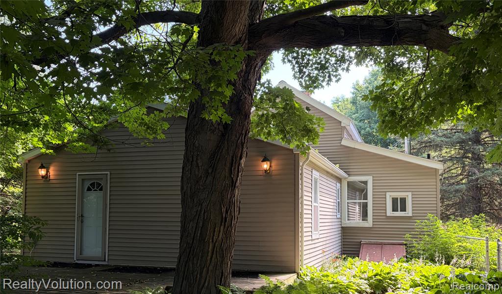 718 S Main Street, Almont, MI 48003 — Photo 21