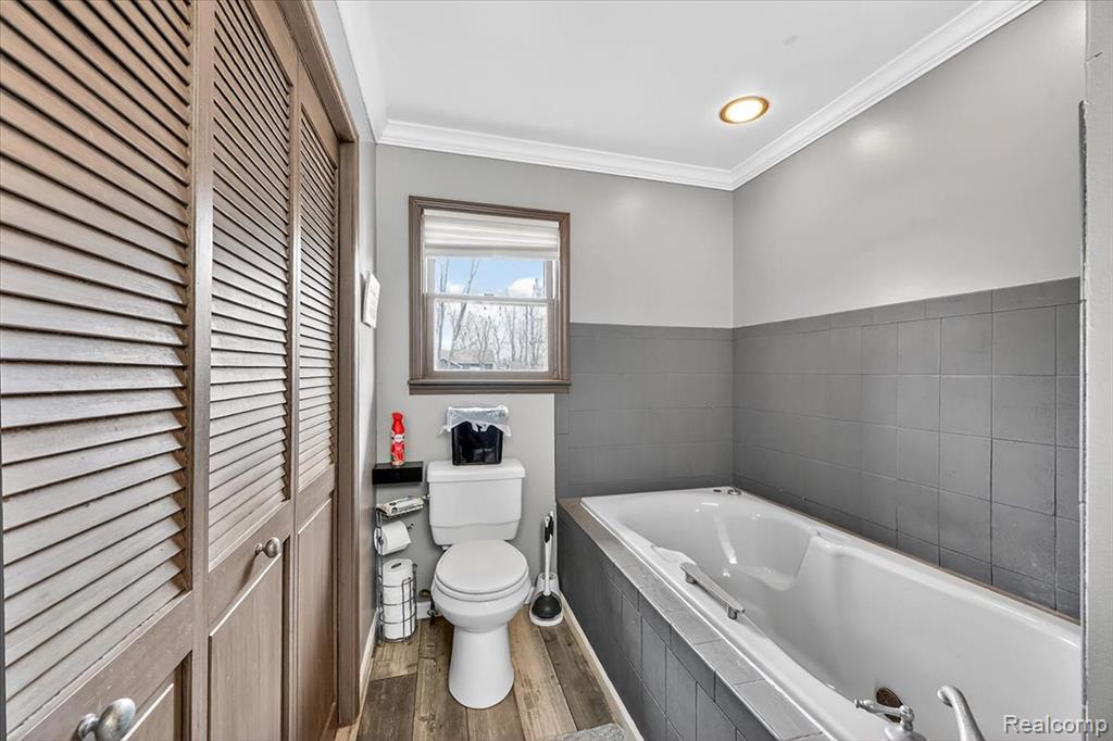 6865 ABBOTTSFORD Road, MI 48049 — Photo 17