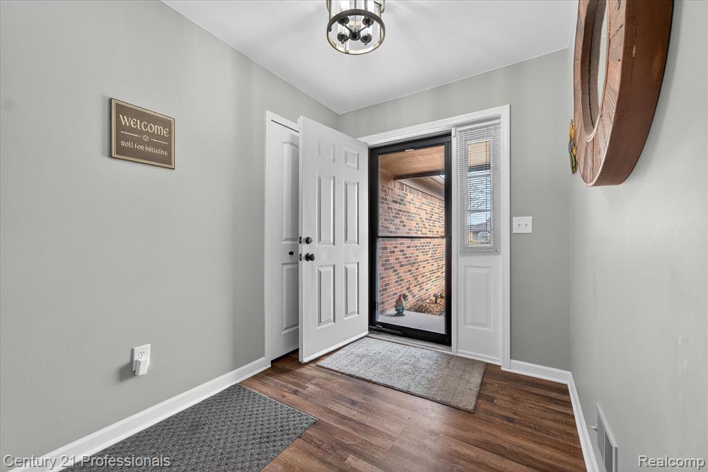 40365 La Grange Drive, Sterling Heights, MI 48313 — Photo 4