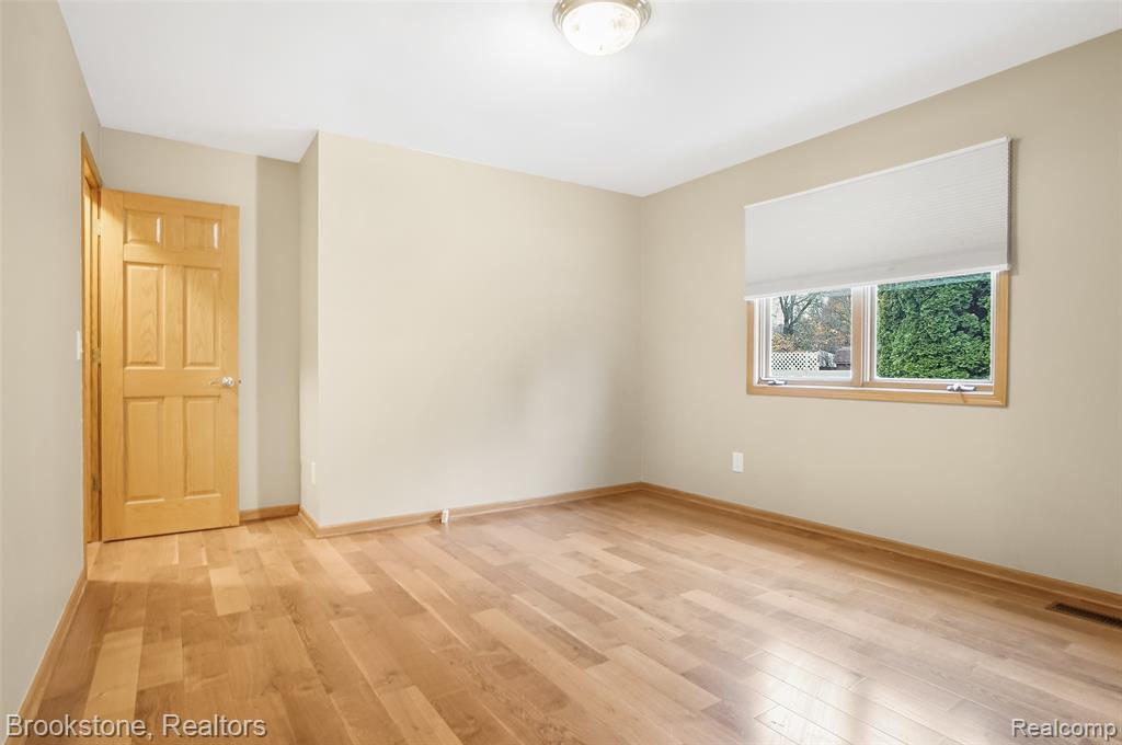 8948 Chestnut Run Drive, Shelby Twp, MI 48317 — Photo 25