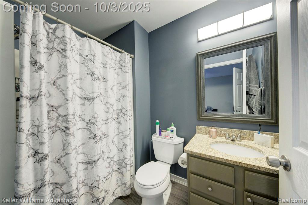 988 Calpernia, Wixom, MI 48393 — Photo 40