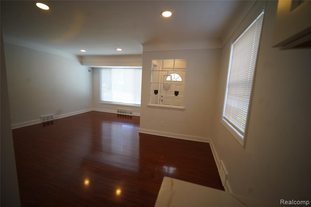 16047 W Chicago Street, Detroit, MI 48228 — Photo 26