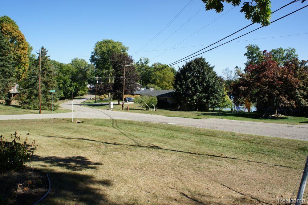 4619 Curtis Lane, Clarkston, MI — Photo 40