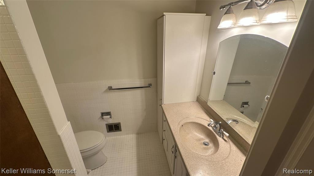 42342 Woodward Avenue, Bloomfield Hills, MI 48304 — Photo 14