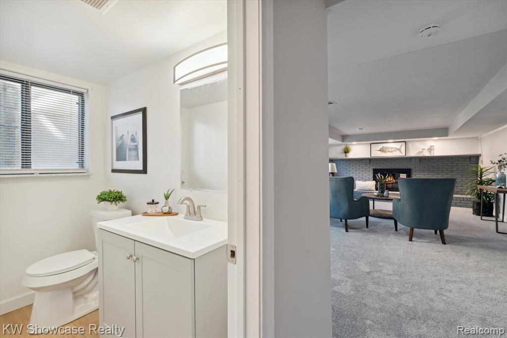 44048 Harsdale Drive, Canton, MI 48187 — Photo 45