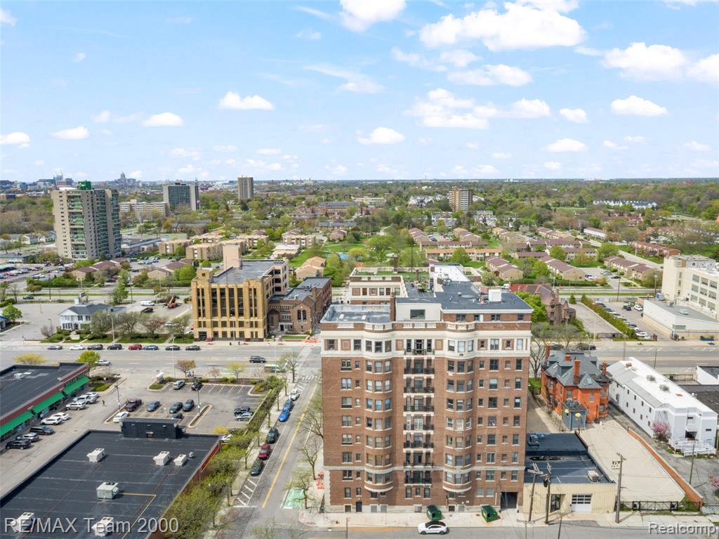 2900 E Jefferson Avenue - Photo 3