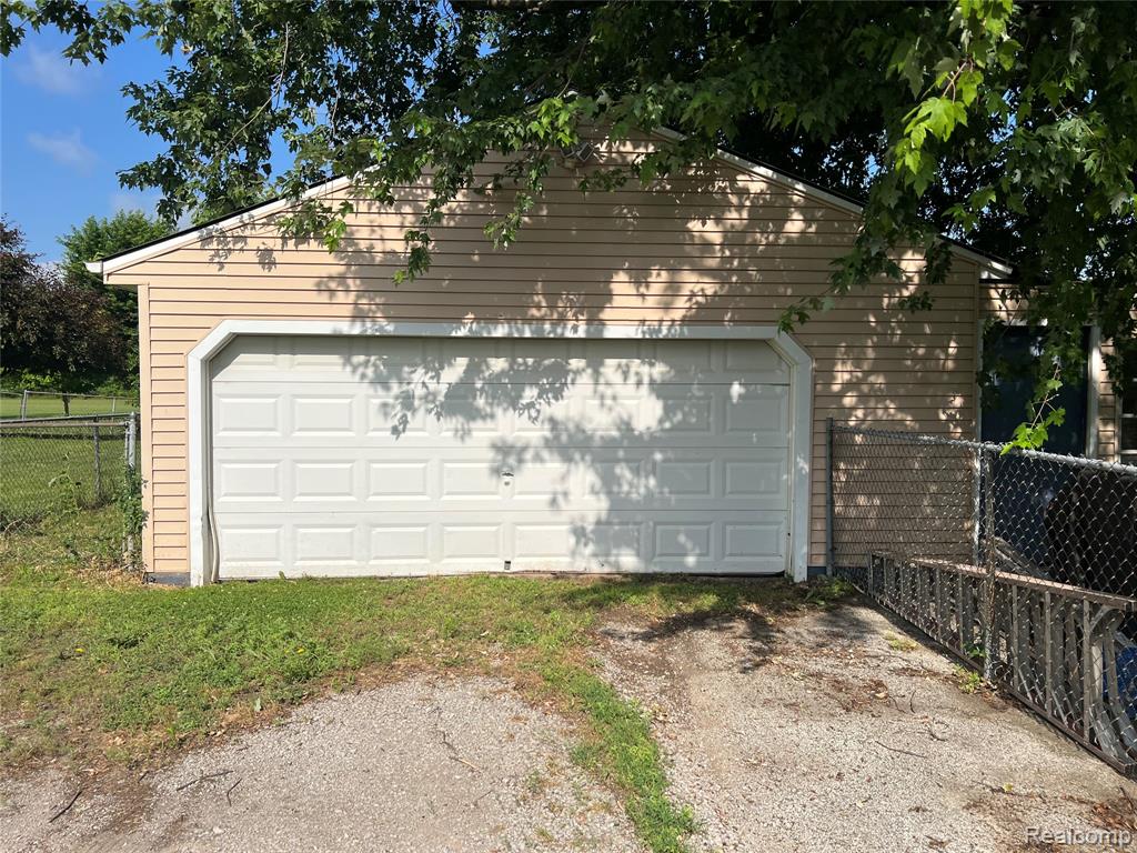 6860 Sheridan Road, Saginaw, MI 48601 — Photo 7