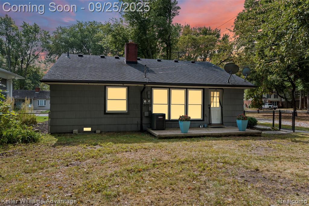 15858 Kirkshire Avenue, Beverly Hills, MI 48025 — Photo 16