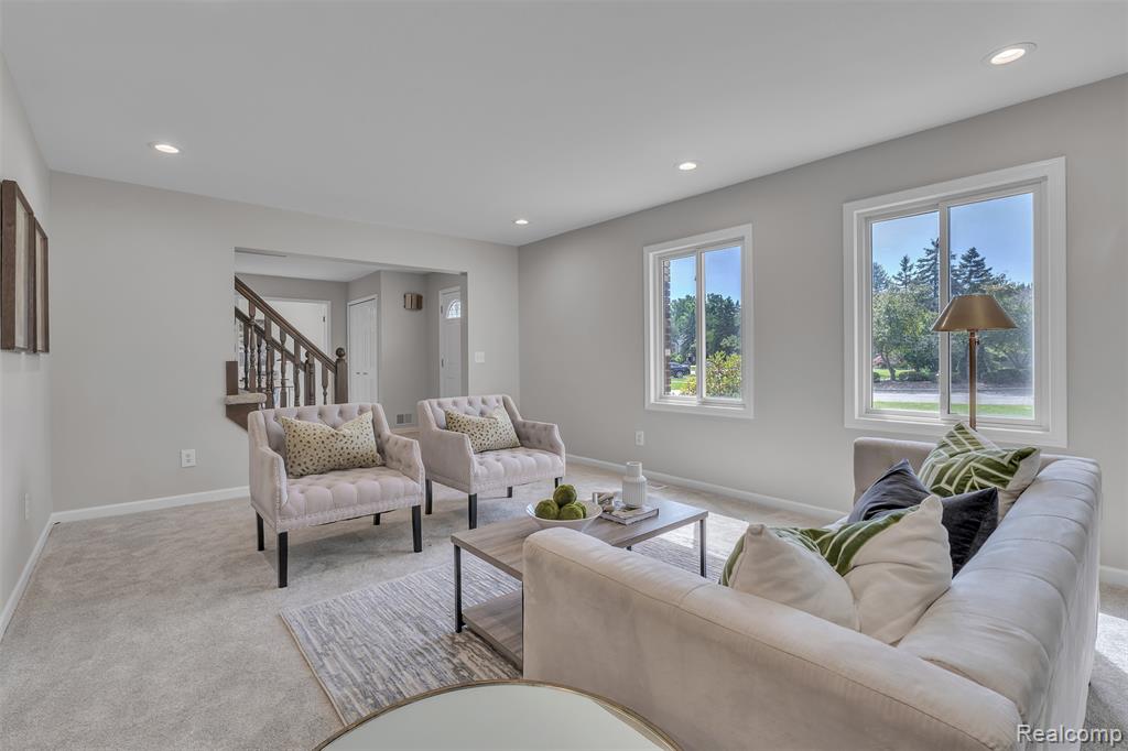 5310 Pond Bluff Drive, West Bloomfield, MI 48323 — Photo 10