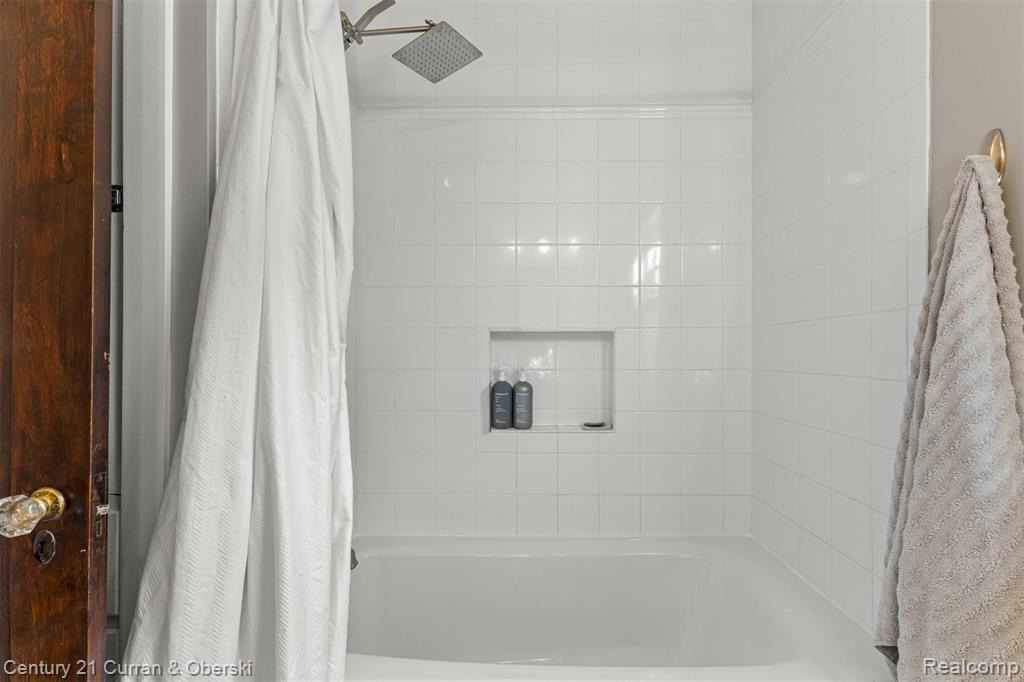 4815 Iroquois Street, Detroit, MI 48214 — Photo 30