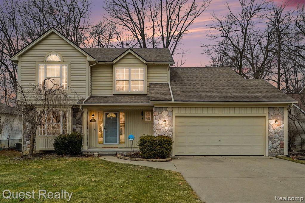 491 River Ridge Drive, Waterford, MI 48327 — front exterior