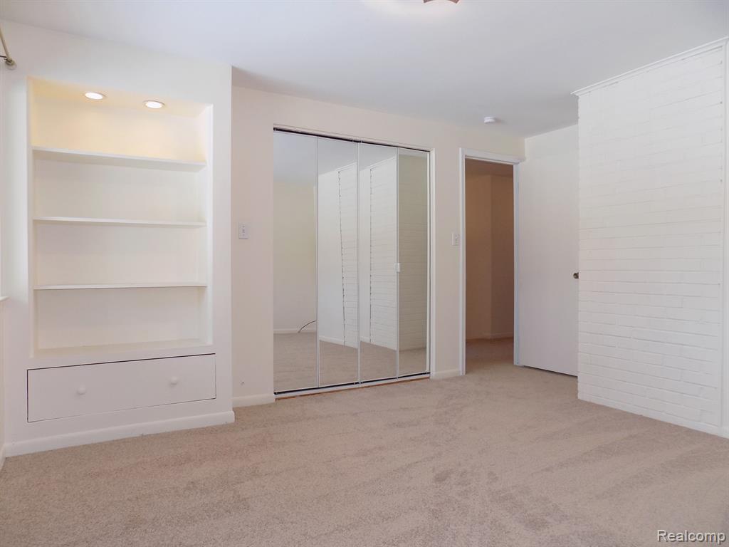 7158 PEBBLE PARK Drive, West Bloomfield, MI — Photo 27