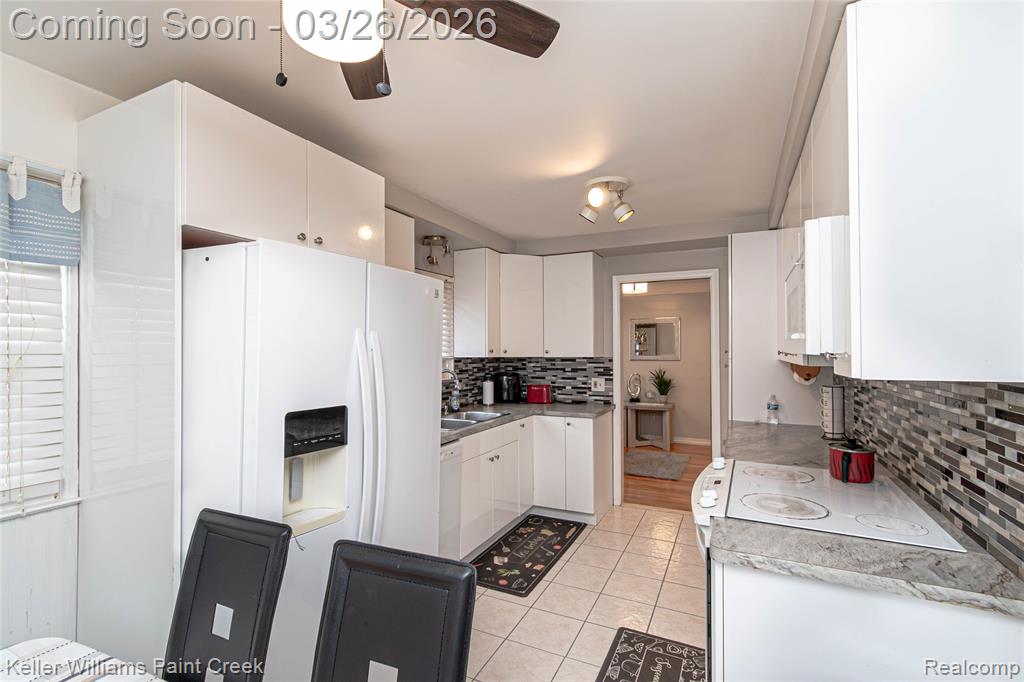 8250 Arnold Street, Dearborn Heights, MI 48127 — Photo 15