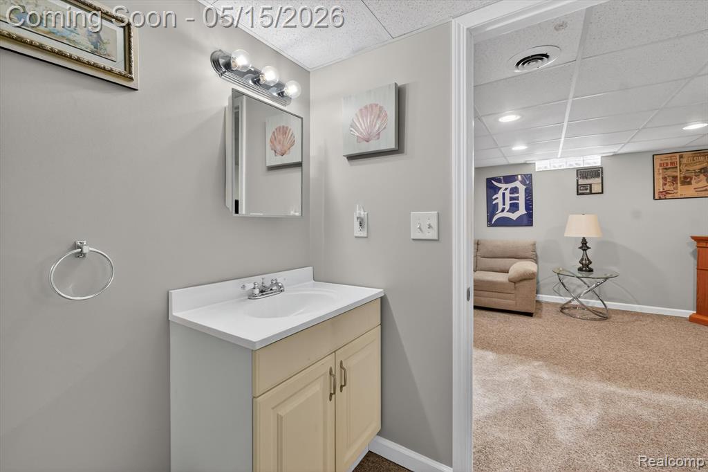 17830 Kuecken Street, Clinton Twp, MI 48038 — Photo 36